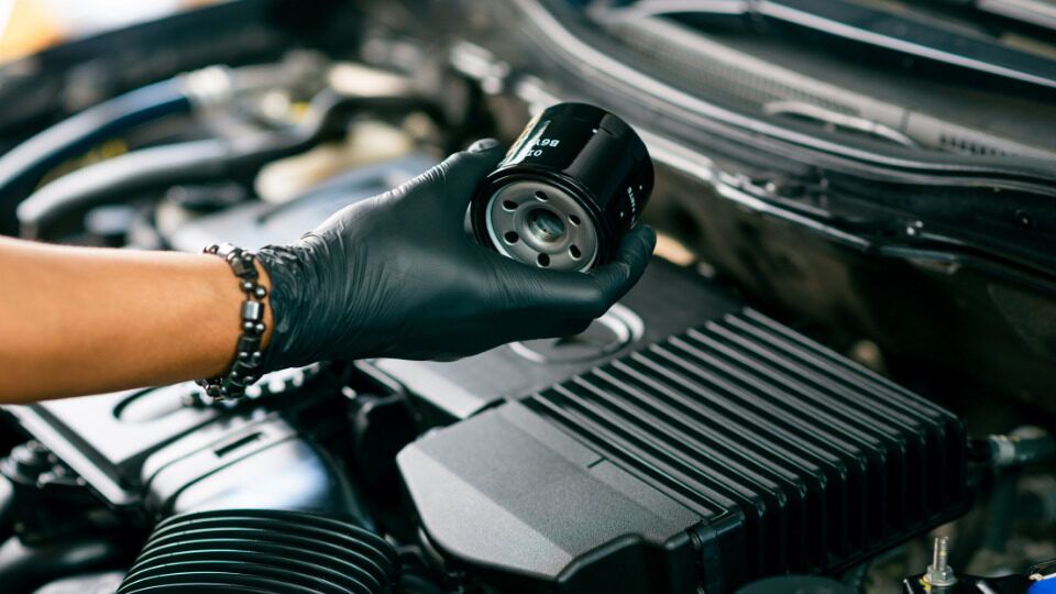 Der Wechsel des Ölfilters ist eine zuverlässige Methode, um den Motor Ihres Autos zu schützen.